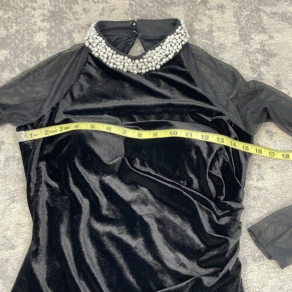 New Eliza J Embellished Ruched Sheer Long Sleeve Velvet Gown Pearl Neck Sz 8 - Picture 9 of 14